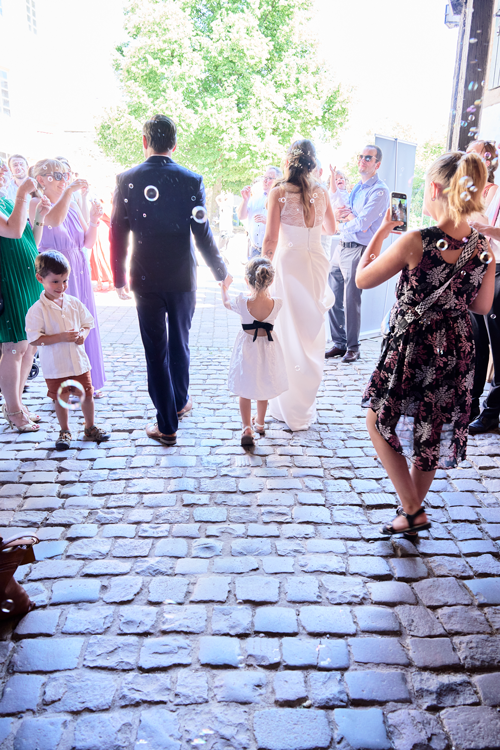 images/Freie%20Trauung/Anne-Eduard/Seifenblasen-Auszug.png#joomlaImage://local-images/Freie Trauung/Anne-Eduard/Seifenblasen-Auszug.png?width=500&height=750