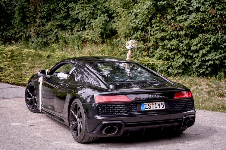 images/Standesamtliche%20Trauung/Varenia-Oliver/standesamtliche-Trauung-Hördt-Audi-R8.png#joomlaImage://local-images/Standesamtliche Trauung/Varenia-Oliver/standesamtliche-Trauung-Hördt-Audi-R8.png?width=750&height=500